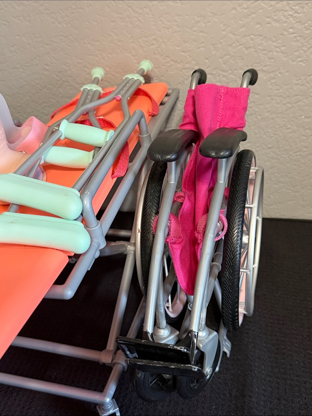Our Generation 18” Dolls Gurney Hospital Bed Wheelchair Crutches & Cast Medical - Picture 6 of 15